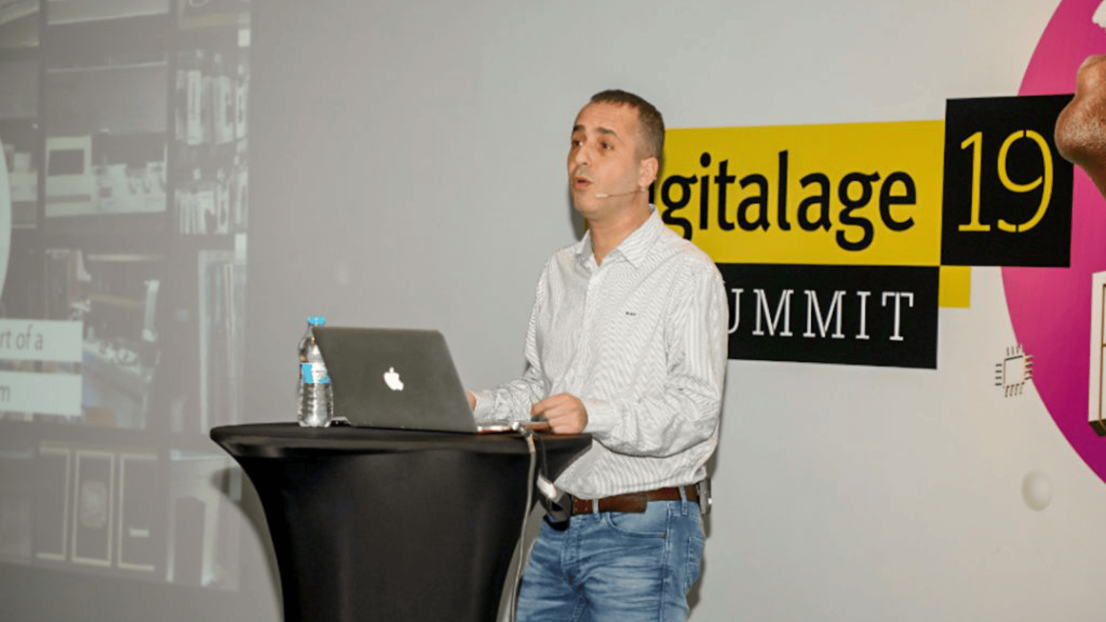 Chakib presenting at Digital Age Tech Summit in Istanbul.